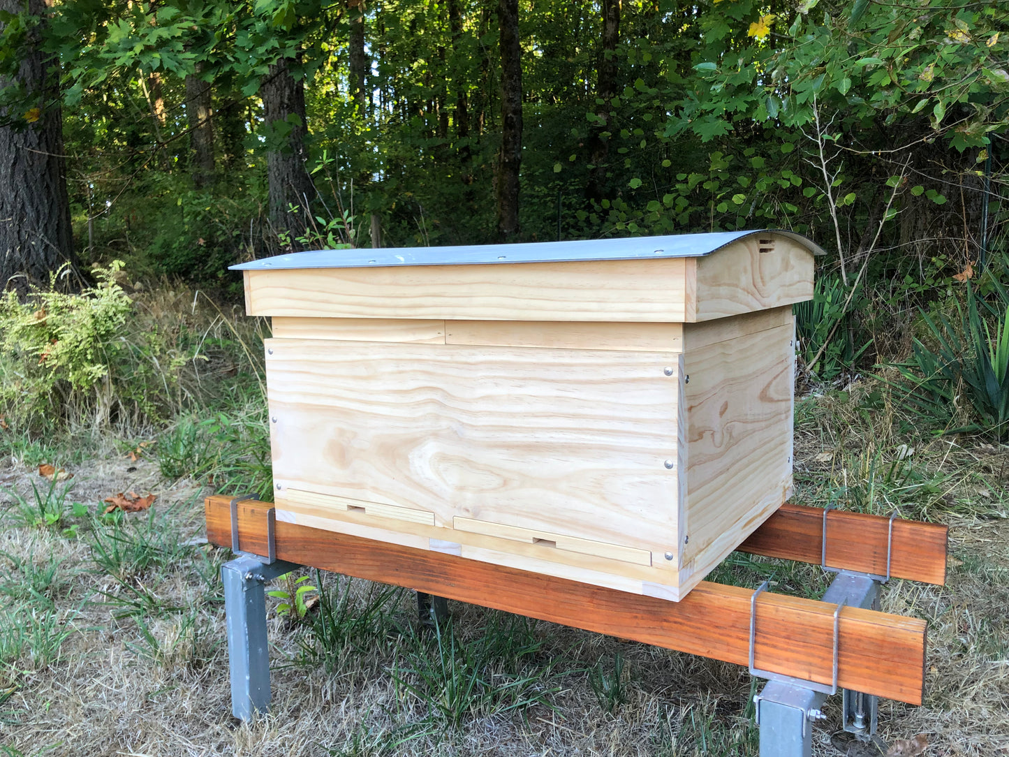 Longhive (Horizontal Hive). 8-Frame Compatible