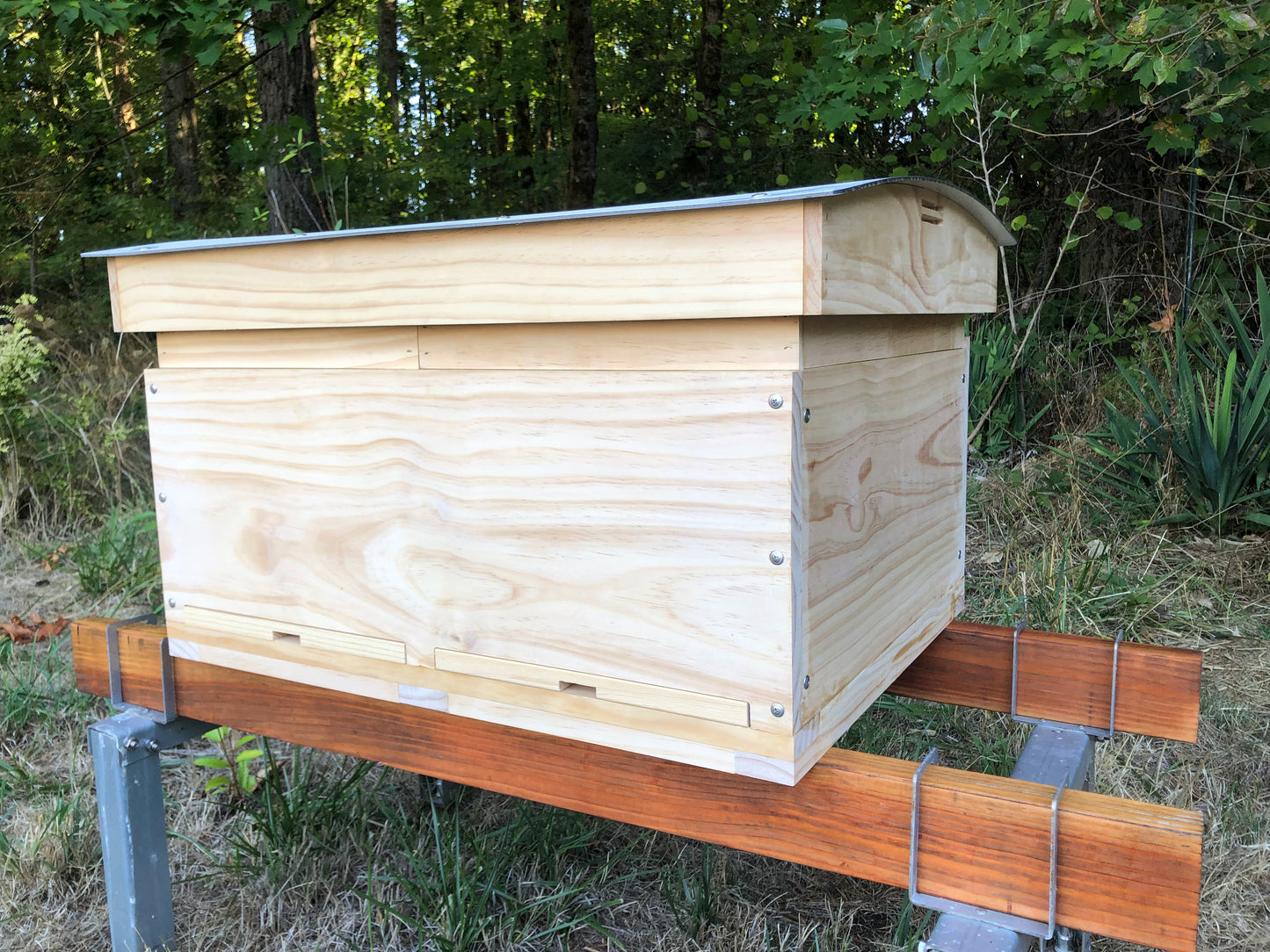 Longhive (Horizontal Hive). 8-Frame Compatible