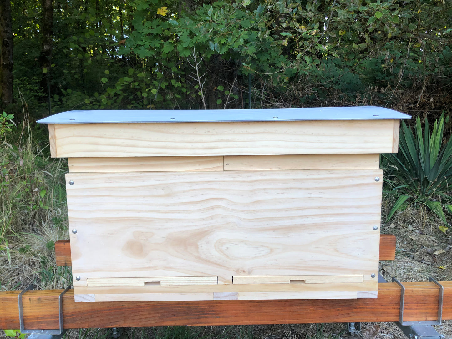Longhive (Horizontal Hive). 8-Frame Compatible