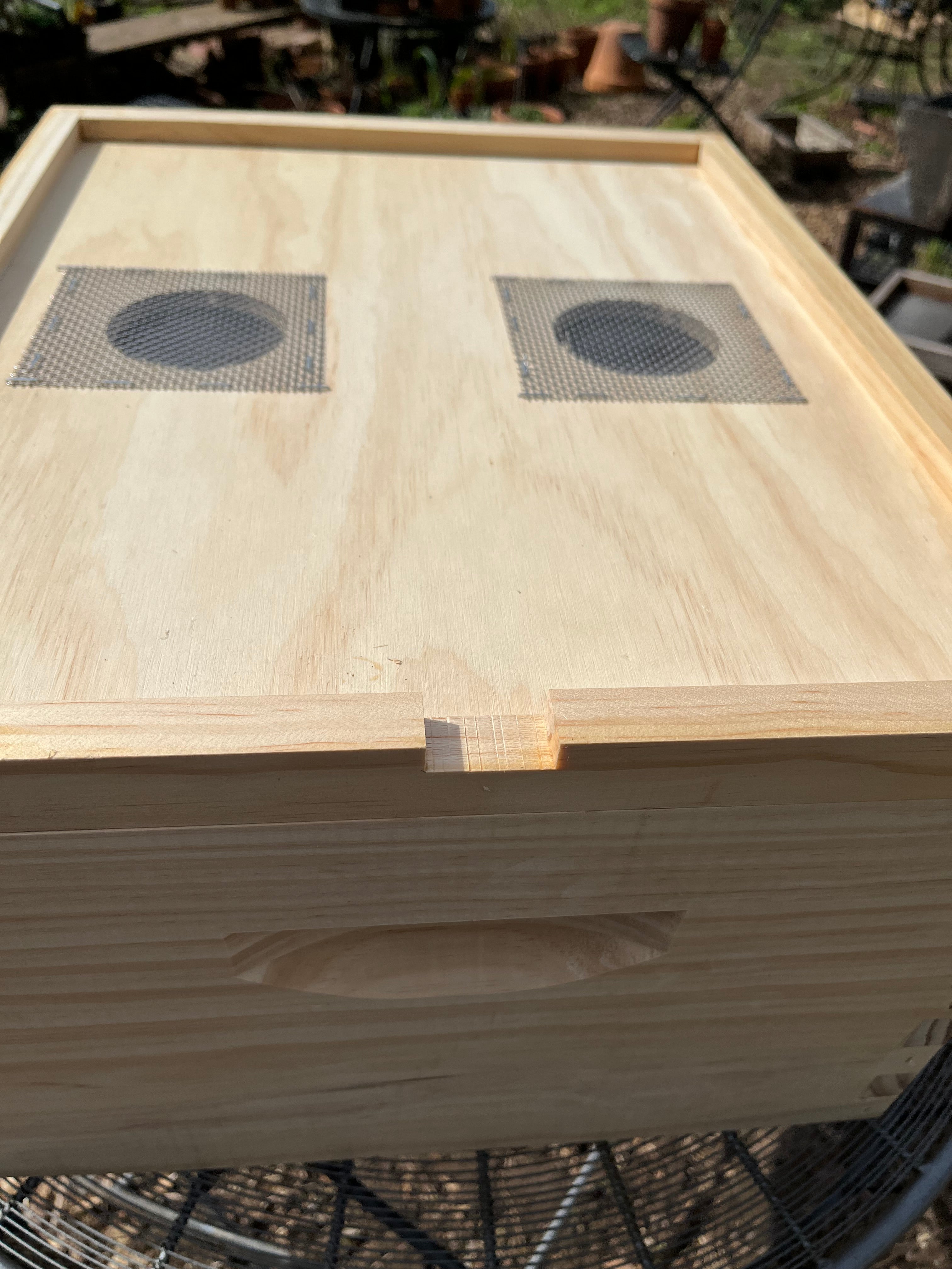 Double Screen Board for Colony Splits – HiveAndGarden