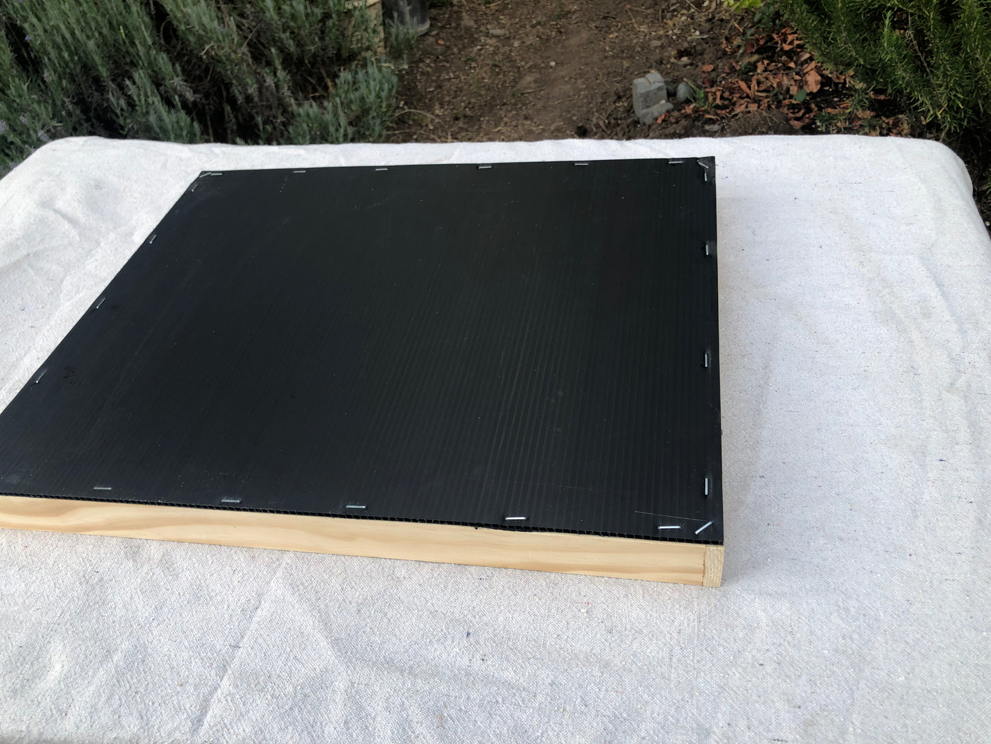 Solar Activated Fume Board for Honey Harvesting