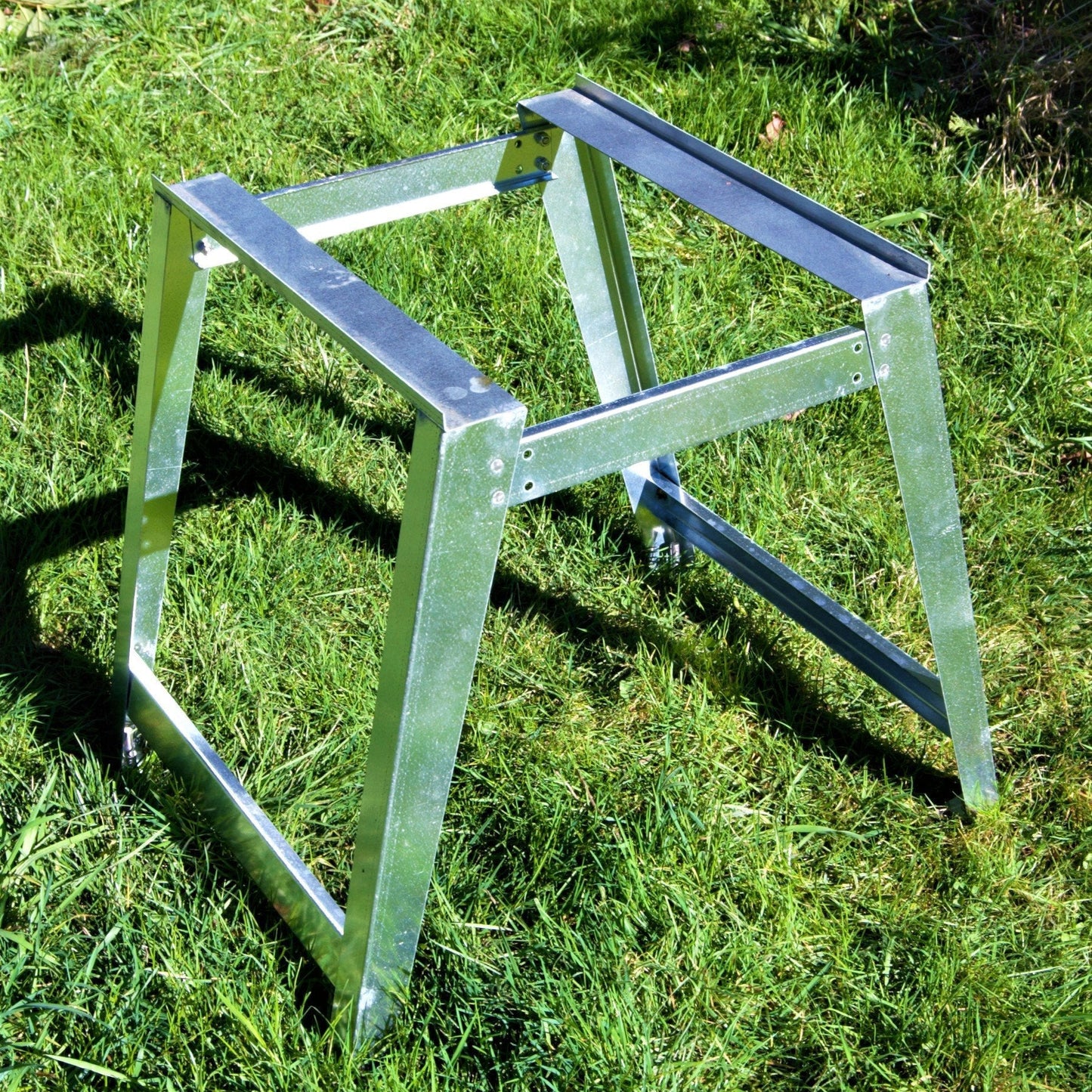 Hive Stand (12" or 24")